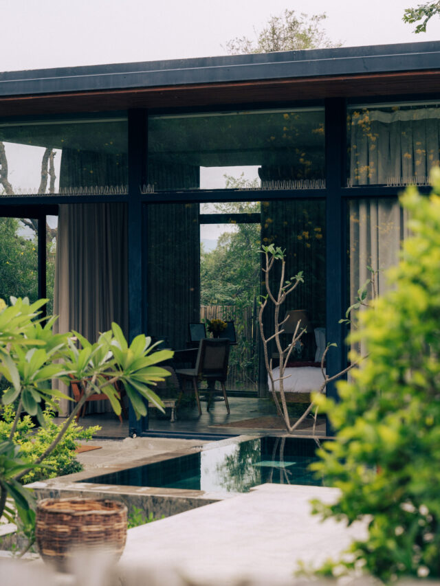 Framed by still waters and greenery, the villa invites slow mornings and quiet indulgence.